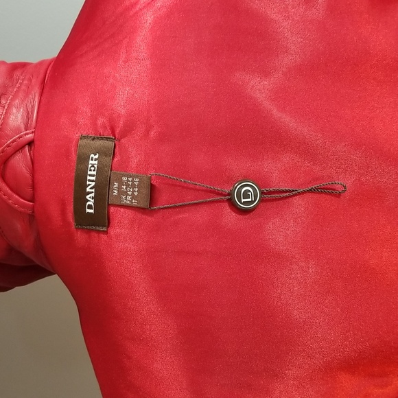 Danier size medium leather jacket rich red womens NEW appears never worn. - Picture 13 of 16